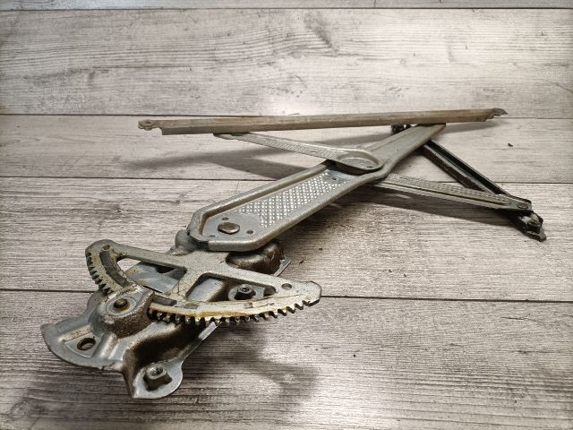 bontott TOYOTA YARIS VERSO Jobb első Ablakemelő Szerkezet (Mechanikus)