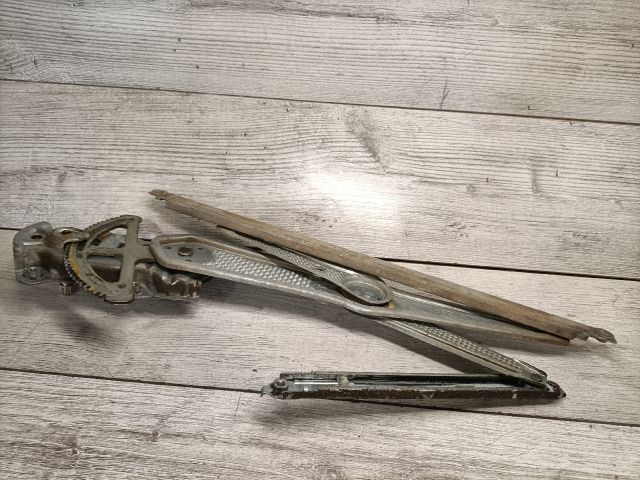 bontott TOYOTA YARIS VERSO Jobb első Ablakemelő Szerkezet (Mechanikus)