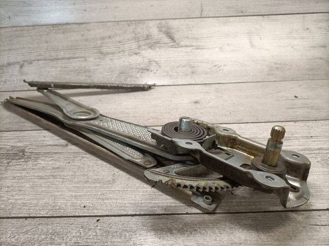 bontott TOYOTA YARIS VERSO Jobb első Ablakemelő Szerkezet (Mechanikus)