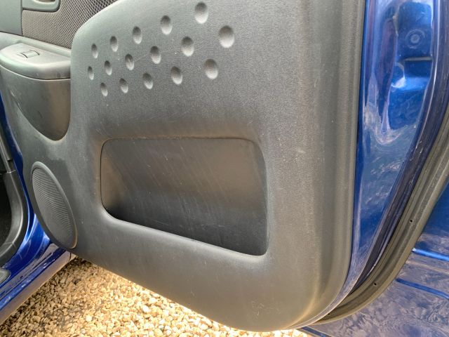 bontott TOYOTA YARIS VERSO Jobb első Ajtó Kárpit