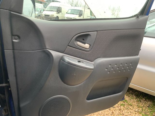 bontott TOYOTA YARIS VERSO Jobb első Ajtó Kárpit