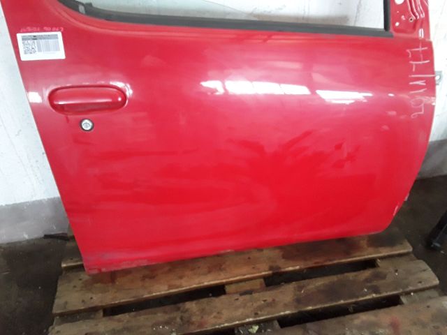 bontott TOYOTA YARIS VERSO Jobb első Ajtó (Részeivel)