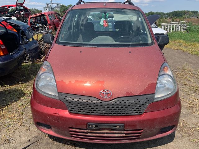 bontott TOYOTA YARIS VERSO Jobb első Ajtó (Részeivel)