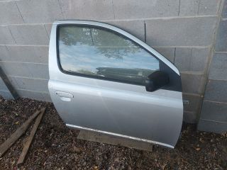bontott TOYOTA YARIS VERSO Jobb első Ajtó (Üres lemez)