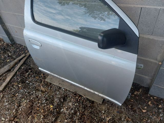 bontott TOYOTA YARIS VERSO Jobb első Ajtó (Üres lemez)