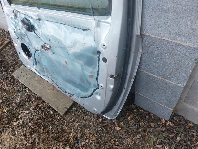 bontott TOYOTA YARIS VERSO Jobb első Ajtó (Üres lemez)