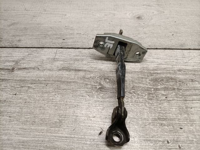 bontott TOYOTA YARIS VERSO Jobb első Ajtóhatároló