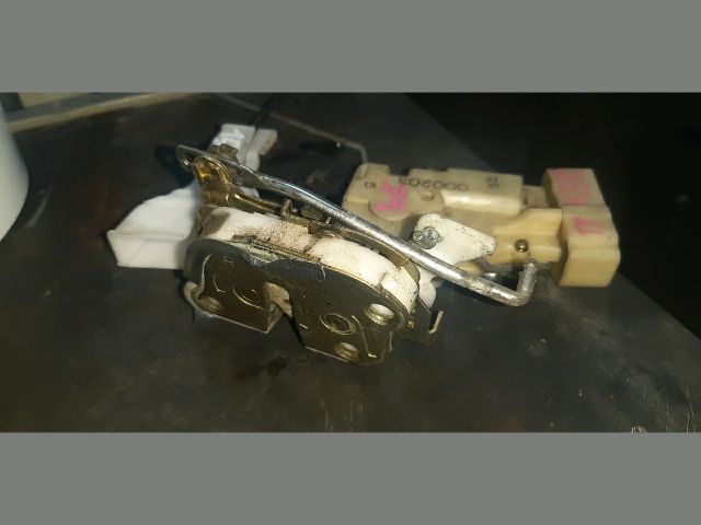 bontott TOYOTA YARIS VERSO Jobb első Ajtózár