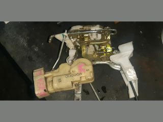 bontott TOYOTA YARIS VERSO Jobb első Ajtózár