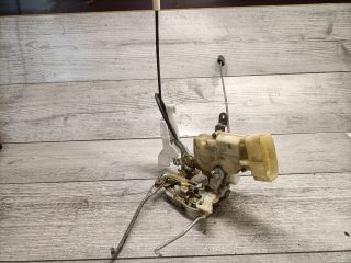 bontott TOYOTA YARIS VERSO Jobb első Ajtózár