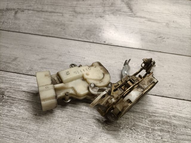 bontott TOYOTA YARIS VERSO Jobb első Ajtózár