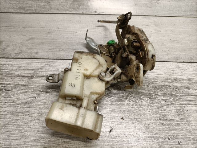 bontott TOYOTA YARIS VERSO Jobb első Ajtózár