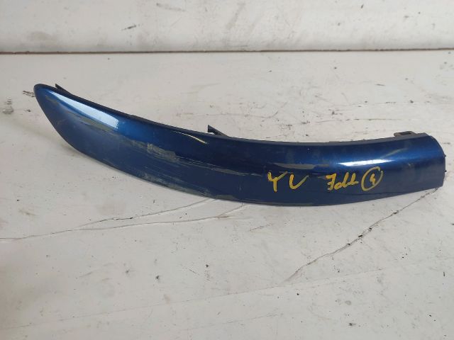 bontott TOYOTA YARIS VERSO Jobb első Lökhárító Díszléc