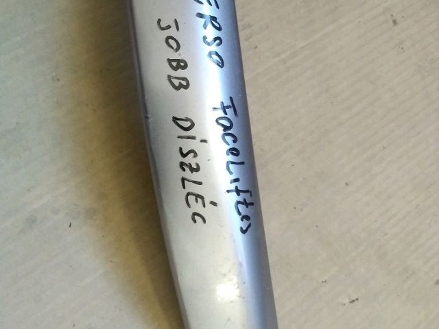 bontott TOYOTA YARIS VERSO Jobb első Lökhárító Díszléc