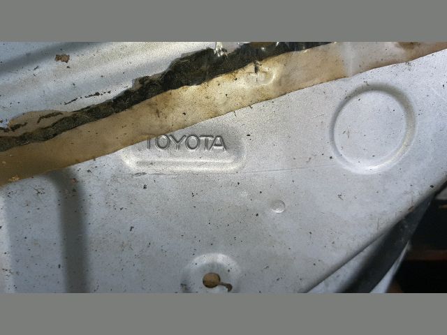 bontott TOYOTA YARIS VERSO Jobb hátsó Ajtó (Üres lemez)