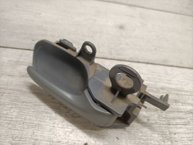 bontott TOYOTA YARIS VERSO Jobb hátsó Belső Kilincs