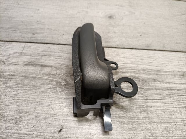 bontott TOYOTA YARIS VERSO Jobb hátsó Belső Kilincs