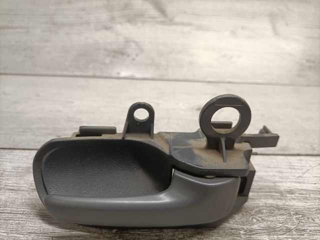 bontott TOYOTA YARIS VERSO Jobb hátsó Belső Kilincs