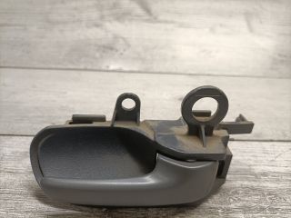 bontott TOYOTA YARIS VERSO Jobb hátsó Belső Kilincs