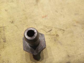 bontott TOYOTA YARIS VERSO Kartergáz Visszavezető Szelep