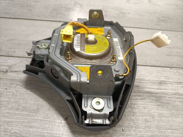 bontott TOYOTA YARIS VERSO Kormánylégzsák