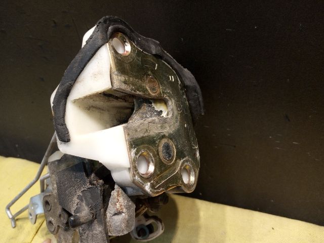 bontott TOYOTA YARIS VERSO Központizár Motor Csomagtérajtó