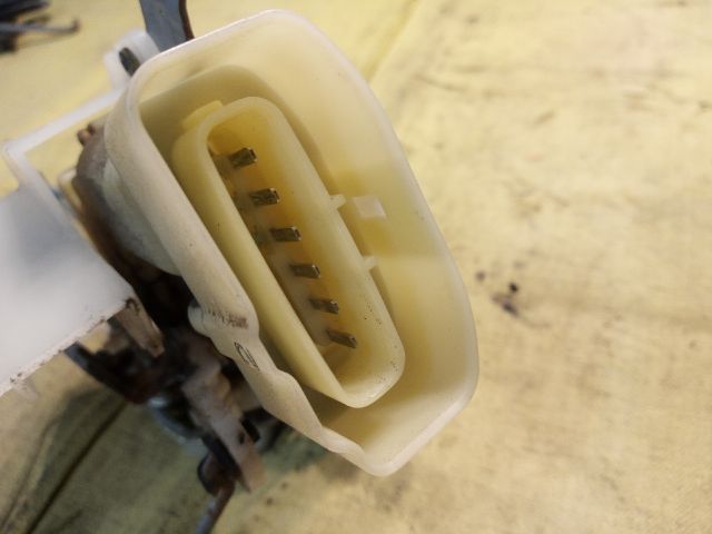 bontott TOYOTA YARIS VERSO Központizár Motor Csomagtérajtó