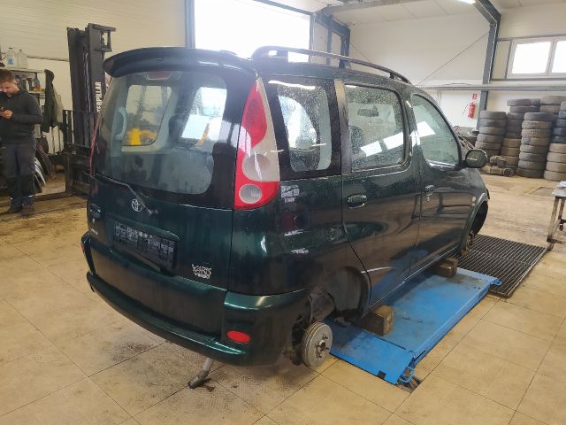 bontott TOYOTA YARIS VERSO Pótféklámpa