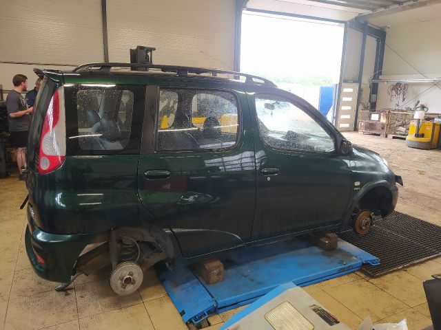 bontott TOYOTA YARIS VERSO Tankajtó