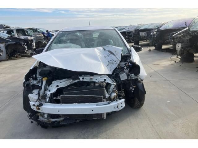 bontott TOYOTA YARIS Vészvillogó Kapcsoló