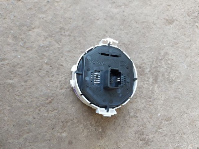 bontott TOYOTA YARIS Vészvillogó Kapcsoló