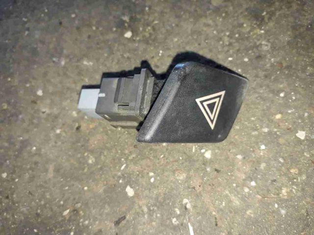 bontott TOYOTA YARIS Vészvillogó Kapcsoló