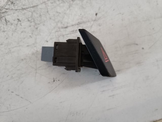 bontott TOYOTA YARIS Vészvillogó Kapcsoló