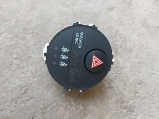 bontott TOYOTA YARIS Vészvillogó Kapcsoló