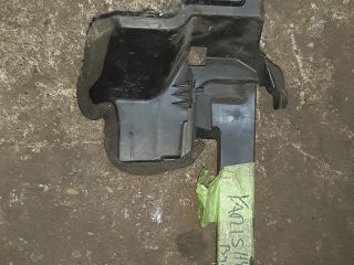 bontott TOYOTA YARIS Vízhűtő Radiátor Tartó