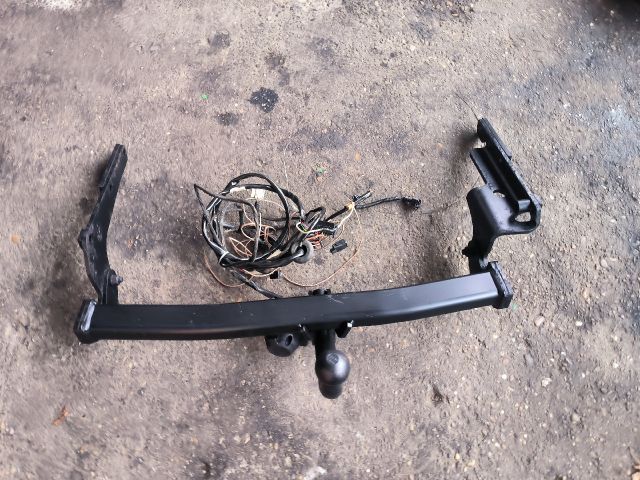 bontott TOYOTA YARIS Vonóhorog