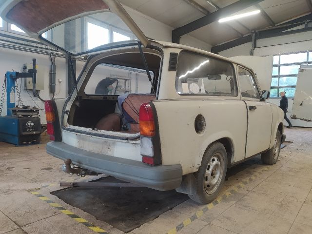 bontott TRABANT 1.1 Leömlő (Soros)