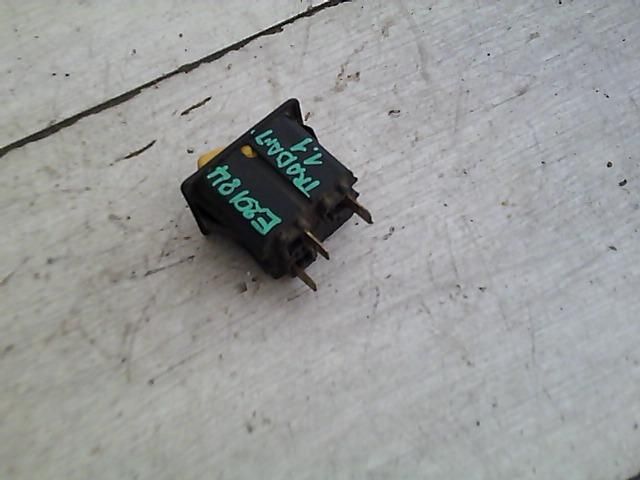 bontott TRABANT 1.1 Ablakfűtés Kapcsoló