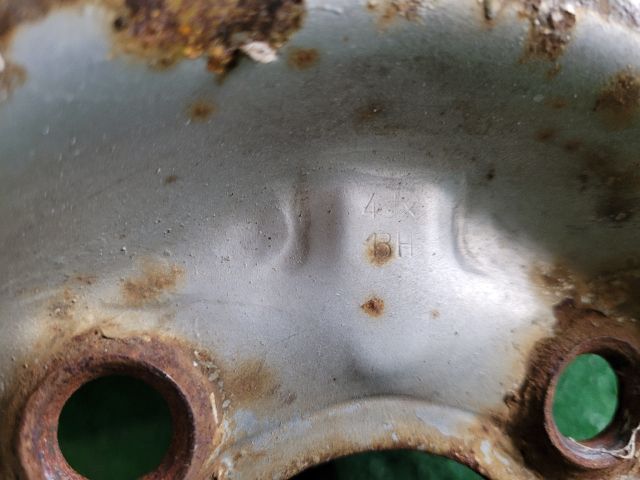 bontott TRABANT 1.1 Acélfelni (1 db)