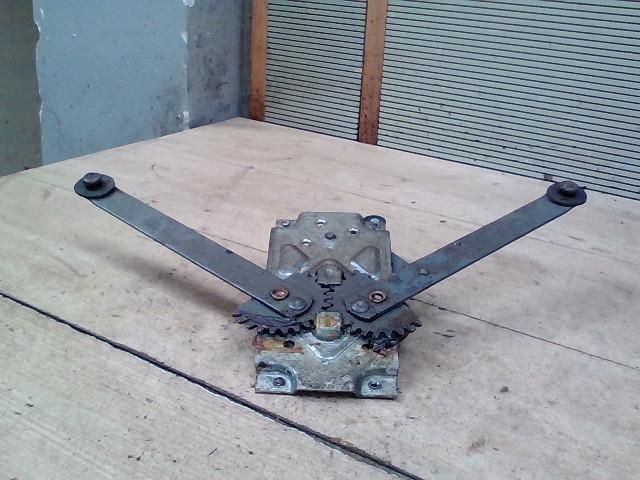 bontott TRABANT 1.1 Bal első Ablakemelő Szerkezet (Mechanikus)