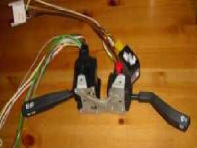 bontott TRABANT 1.1 Bal Kormánykapcsoló Irányjelző