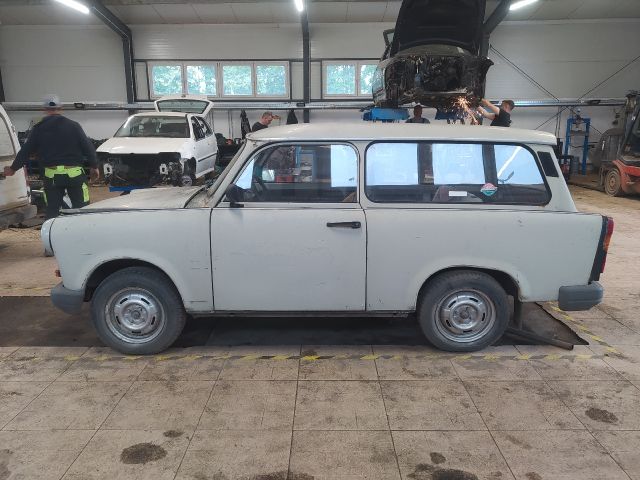 bontott TRABANT 1.1 Csomagtérajtó Kilincs