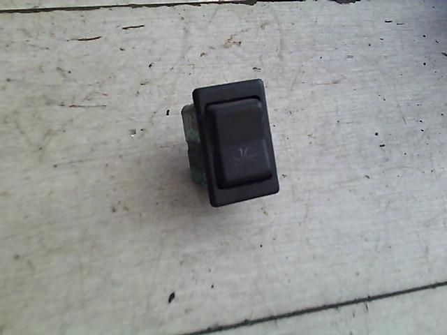 bontott TRABANT 1.1 Fűtéskapcsoló