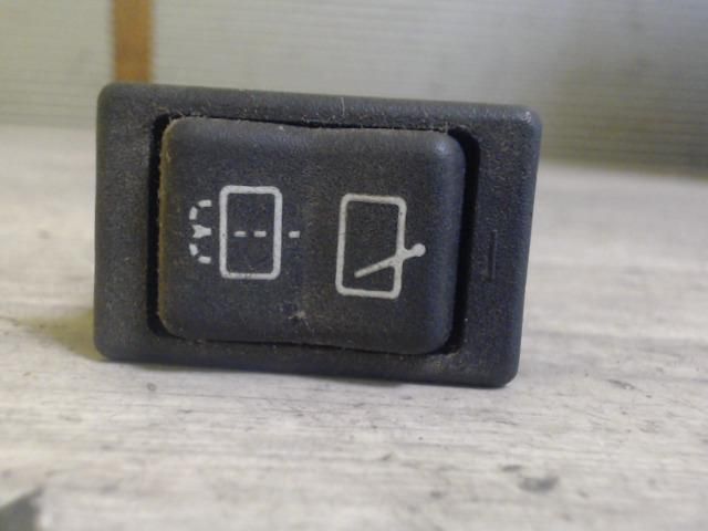 bontott TRABANT 1.1 Hátsó Ablakmosó Kapcsoló