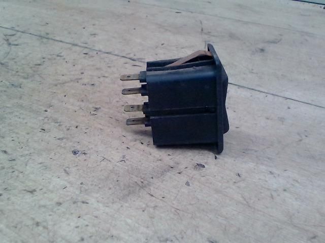 bontott TRABANT 1.1 Hátsó Ablaktörlő Kapcsoló