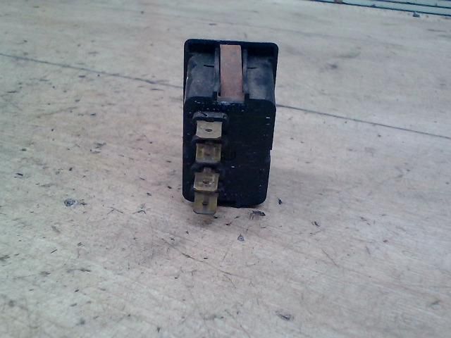 bontott TRABANT 1.1 Hátsó Ablaktörlő Kapcsoló