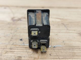 bontott TRABANT 1.1 Hátsó Ködzárófény Kapcsoló