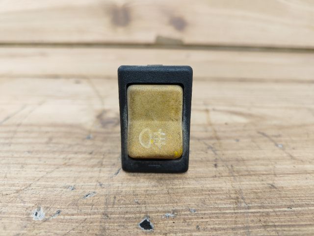 bontott TRABANT 1.1 Hátsó Ködzárófény Kapcsoló