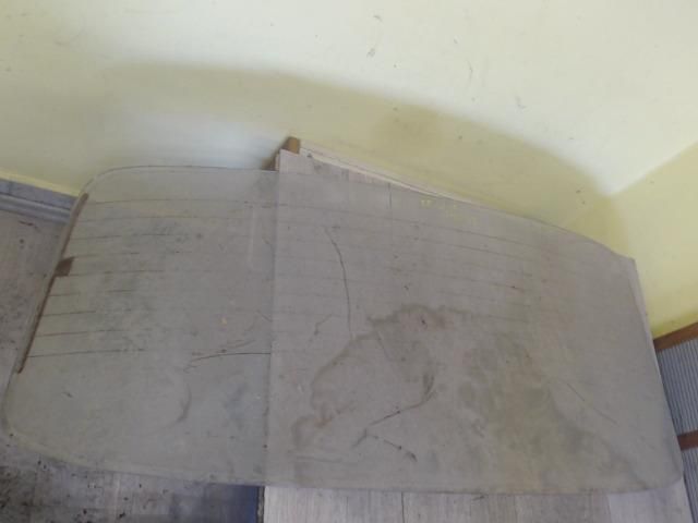 bontott TRABANT 1.1 Hátsó Szélvédő