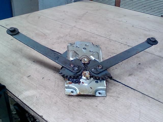 bontott TRABANT 1.1 Jobb első Ablakemelő Szerkezet (Mechanikus)